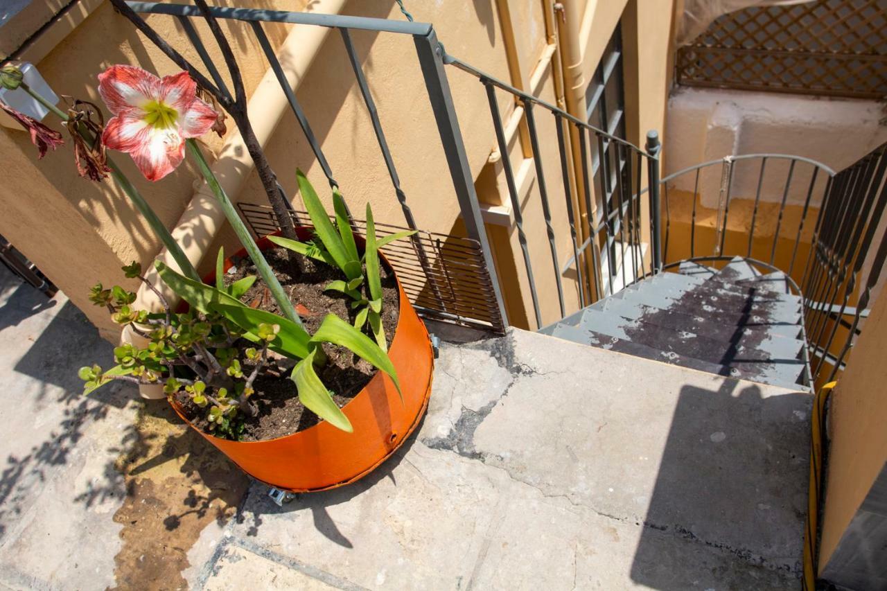 Central 2-Bedroom Apartment With Rooftop Access! Ep9G Atina Dış mekan fotoğraf
